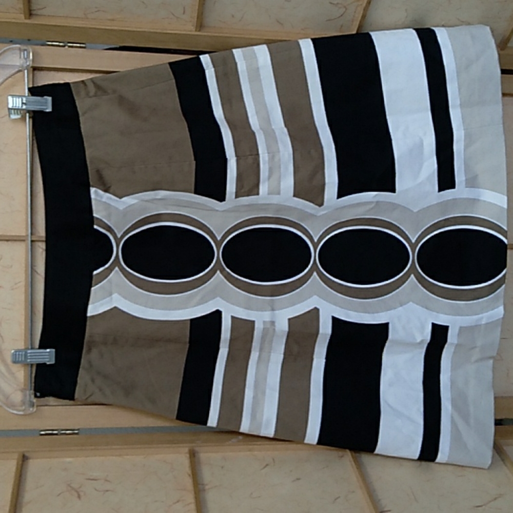 Merona Collection black,brown and white skirt size 4